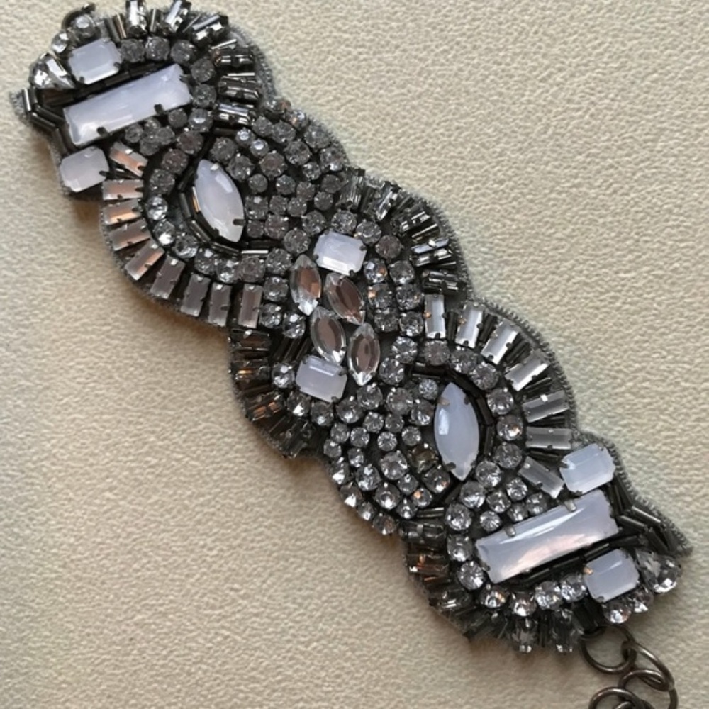 :: Stella & Dot | Gorgeous Gala Gray & Crystal Statement Bracelet - Picture 8 of 8
